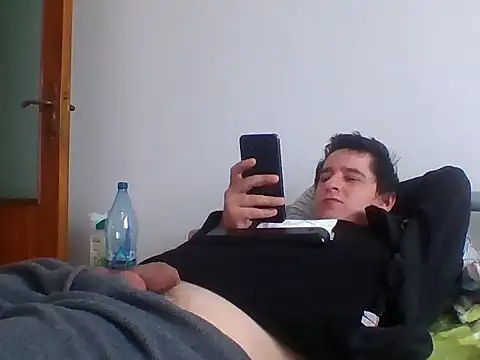 Snapshot of hugecock4u1990 chatting on November 28, 2025, 8:06 am hugecock4u1990 online show from November 28, 2025, 8:06 am