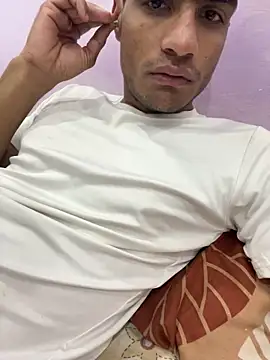 Snapshot of funny_sexxx chatting on December 5, 2025, 6:22 am funny sexxx online show from December 5, 2025, 6:22 am