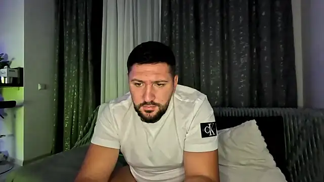 Gold Alpha Boy online show from September 28, 2025, 5:51 pm