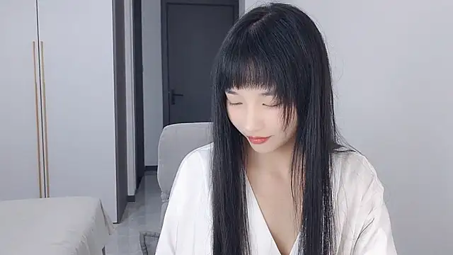 Snapshot of Lisa-3333 chatting on October 13, 2025, 2:17 pm Lisa-3333 online show from October 13, 2025, 2:17 pm