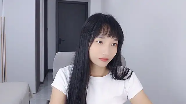 Snapshot of Lisa-3333 chatting on October 16, 2025, 1:23 pm Lisa-3333 online show from October 16, 2025, 1:23 pm