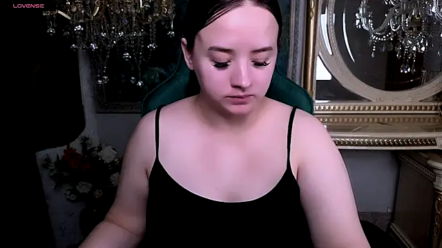 LaraBenson  online show from September 20, 2025, 10:16 am