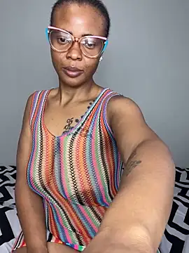 DiamondHaze2 online show from May 23, 2026, 1:37 pm