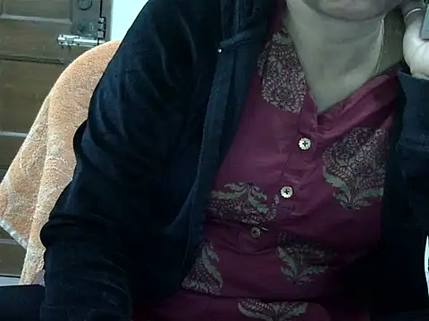 CHAMELI4747 online show from December 16, 2025, 8:08 am