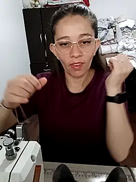 Isabella5 Brown  online show from December 1, 2025, 4:01 pm