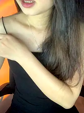 Tinasx56 online show from November 7, 2025, 3:23 pm