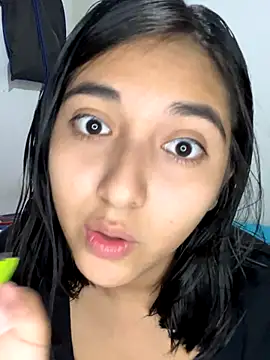 Snapshot of Milly_Sweet14 chatting on September 25, 2025, 3:10 am Milly Sweet14 online show from September 25, 2025, 3:10 am