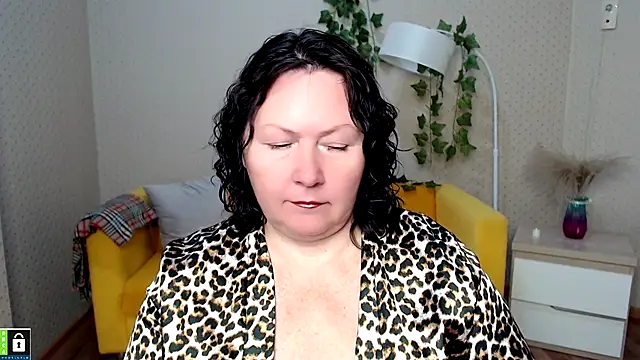 milf hornys online show from November 10, 2025, 4:28 pm