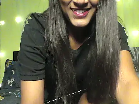 mickle james online show from November 7, 2025, 4:51 pm