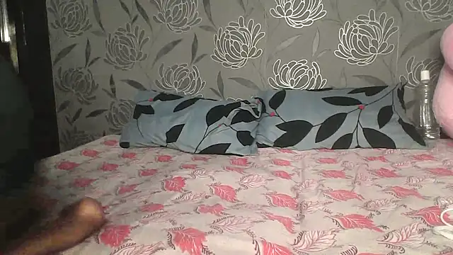 Snapshot of mickle_james chatting on February 20, 2026, 6:26 am mickle james online show from February 20, 2026, 6:26 am