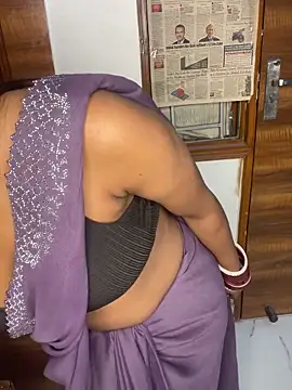 Snapshot of mickle_james chatting on March 5, 2026, 6:59 pm mickle james online show from March 5, 2026, 6:59 pm