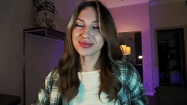 MariGven online show from November 11, 2025, 1:55 pm