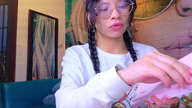 Giaa rossi online show from April 17, 2026, 2:09 pm