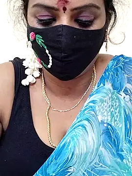 Snapshot of yoga-mithraa chatting on November 9, 2025, 2:26 pm yoga-mithraa online show from November 9, 2025, 2:26 pm