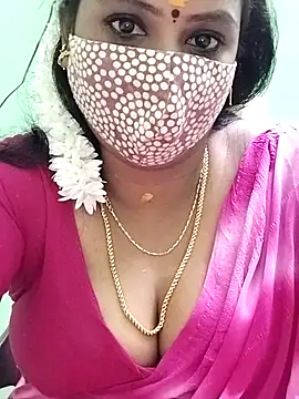 Snapshot of yoga-mithraa chatting on December 19, 2025, 6:37 pm yoga-mithraa online show from December 19, 2025, 6:37 pm