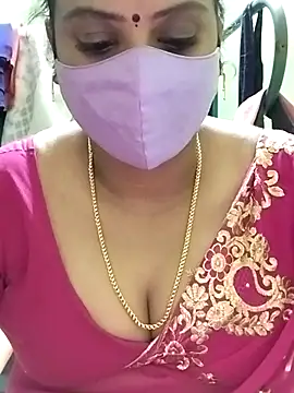 Snapshot of yoga-mithraa chatting on January 14, 2026, 5:07 pm yoga-mithraa online show from January 14, 2026, 5:07 pm