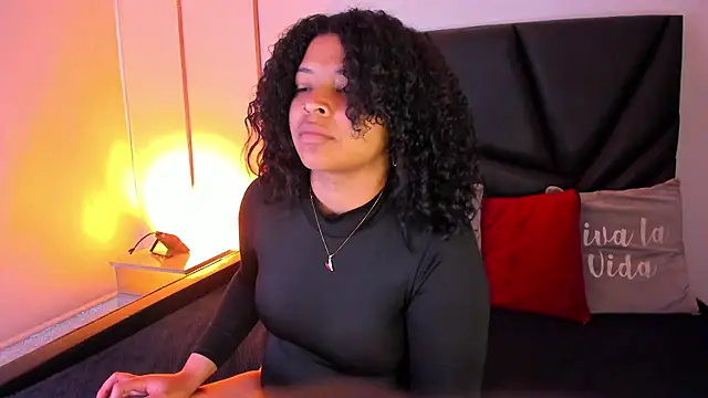 Snapshot of Dakota_Mars chatting on November 27, 2025, 8:55 pm Dakota Mars online show from November 27, 2025, 8:55 pm