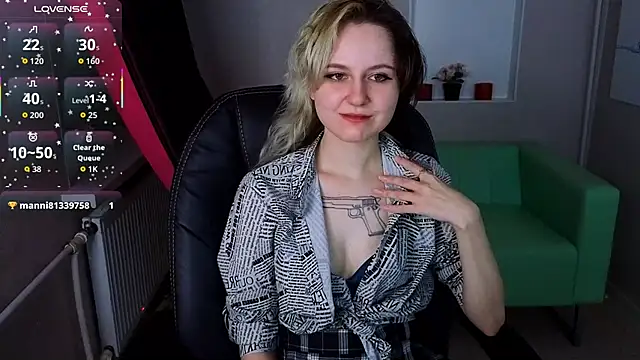 girl next doorr online show from October 25, 2025, 1:07 pm