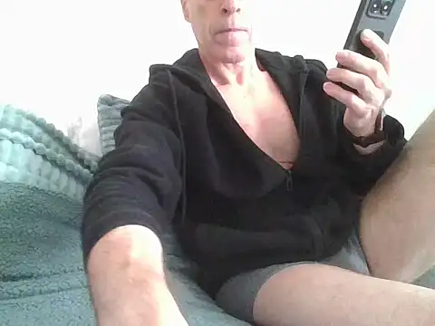 fergi1999 online show from January 11, 2026, 6:18 am