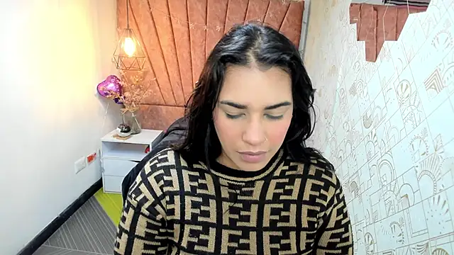 Lia Blake  online show from December 18, 2025, 12:33 pm