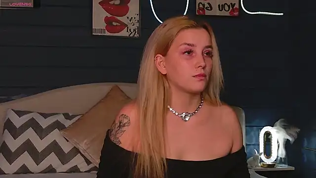 Crystal Jull online show from October 31, 2025, 1:56 pm