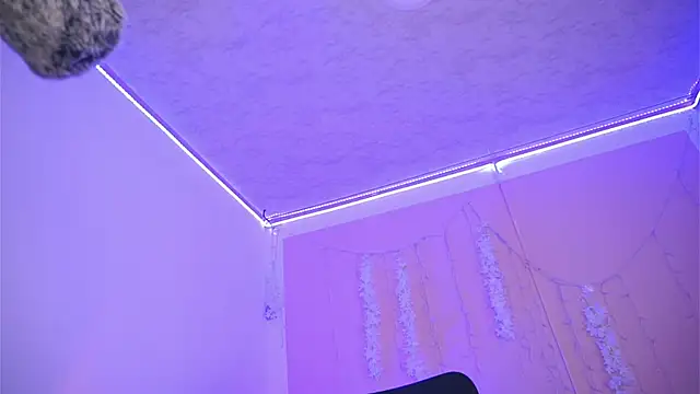 Violet moon24 online show from November 12, 2025, 10:09 pm