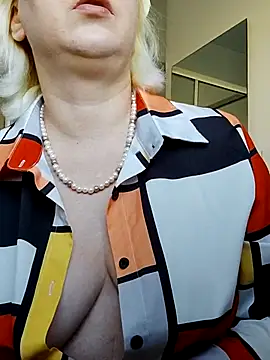 VikaKing online show from November 22, 2025, 10:47 am