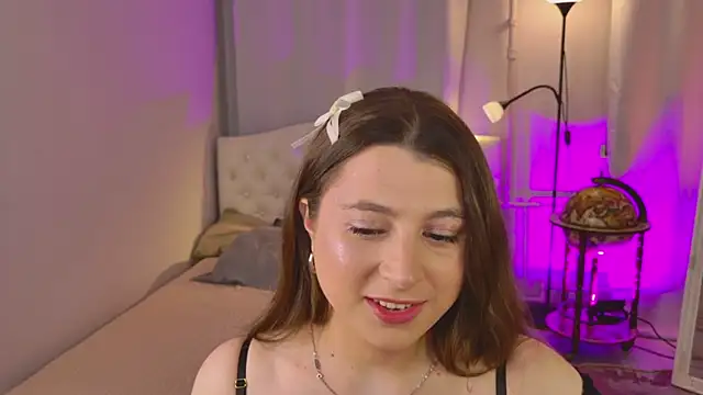 Snapshot of Queen_Michelle_ chatting on December 21, 2025, 10:28 pm Queen Michelle online show from December 21, 2025, 10:28 pm