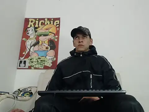 Thomasjons  online show from October 31, 2025, 10:00 pm