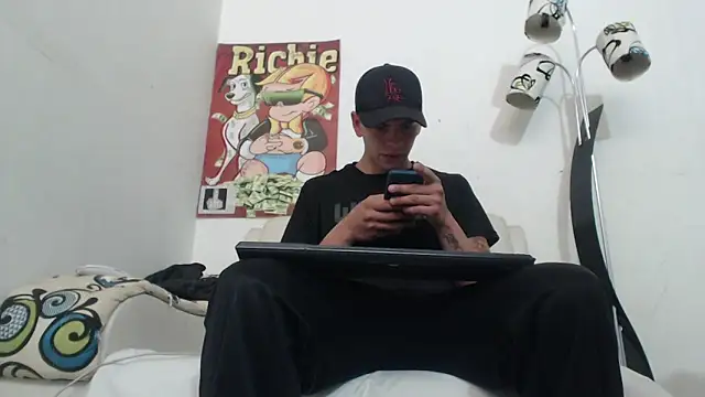 Thomasjons  online show from November 12, 2025, 3:01 pm