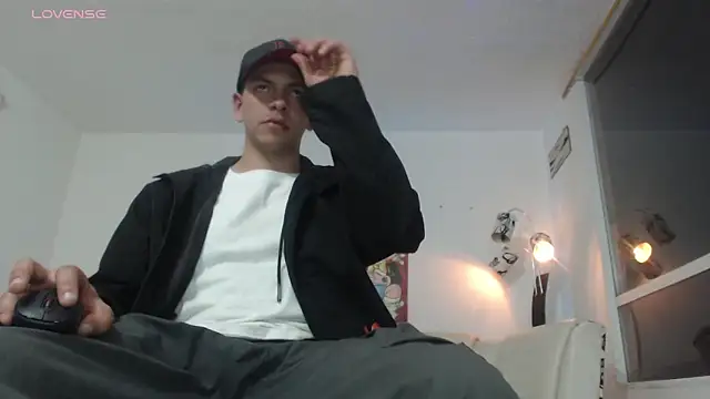 Snapshot of Thomasjons_ chatting on April 10, 2026, 4:06 am Thomasjons online show from April 10, 2026, 4:06 am