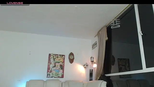Snapshot of Thomasjons_ chatting on April 28, 2026, 10:09 am Thomasjons online show from April 28, 2026, 10:09 am