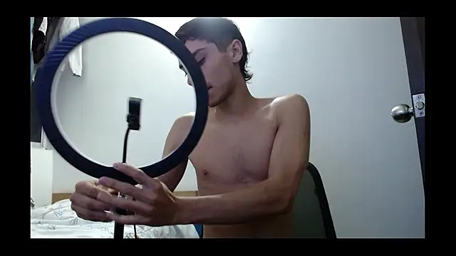 axel davis  online show from October 3, 2025, 11:02 pm