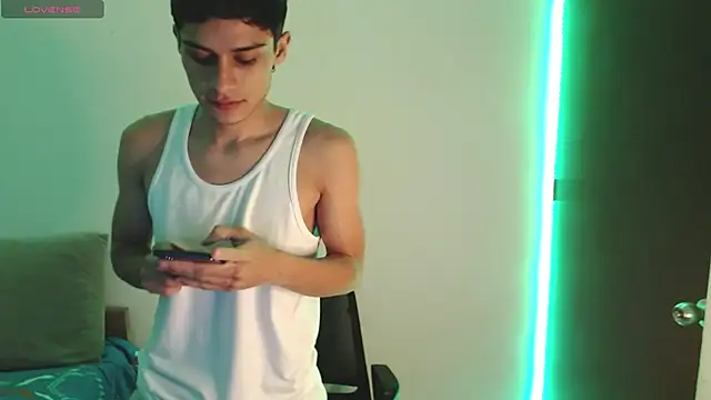 axel davis  online show from October 12, 2025, 3:49 am