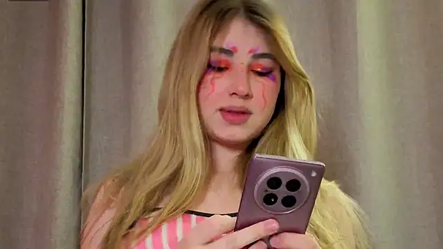 Snapshot of sugarskitty chatting on November 5, 2025, 12:43 am sugarskitty online show from November 5, 2025, 12:43 am