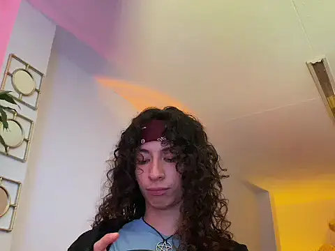 camille delrey online show from October 16, 2025, 2:01 am