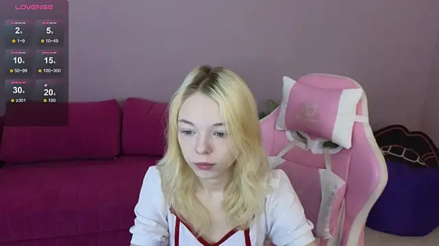 MillaHolt online show from December 14, 2025, 9:14 am