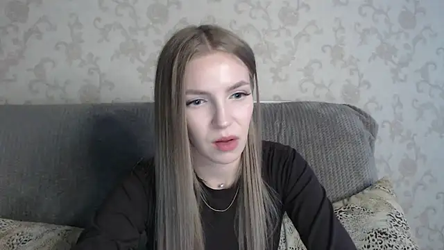 HitGyrl online show from April 30, 2026, 11:42 pm