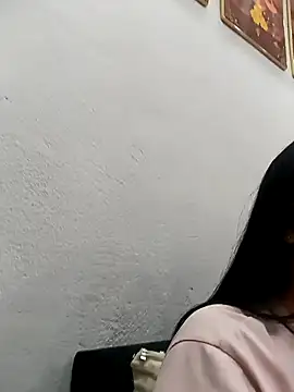 MinhChauXXX19 online show from March 10, 2026, 3:50 pm