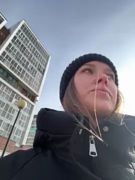 Snapshot of ElliRose chatting on October 31, 2025, 6:47 am ElliRose online show from October 31, 2025, 6:47 am