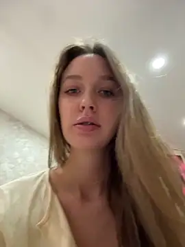 Snapshot of ElliRose chatting on November 26, 2025, 7:42 am ElliRose online show from November 26, 2025, 7:42 am