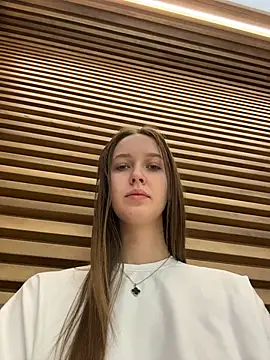 Snapshot of ElliRose chatting on December 16, 2025, 5:45 am ElliRose online show from December 16, 2025, 5:45 am