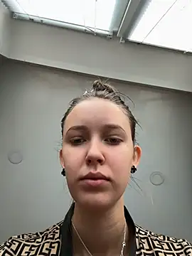 Snapshot of ElliRose chatting on December 21, 2025, 5:58 am ElliRose online show from December 21, 2025, 5:58 am