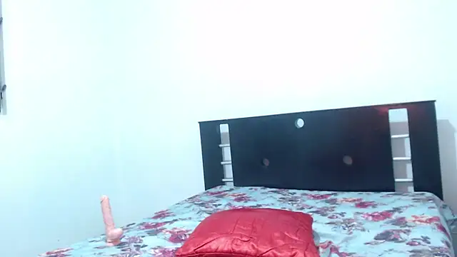 nathaly jones  online show from November 14, 2025, 12:15 pm