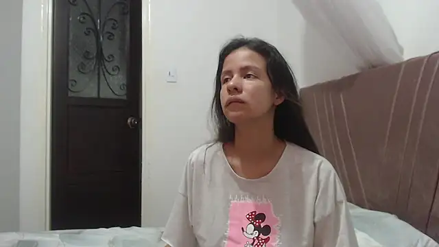 nathaly jones  online show from March 30, 2026, 12:28 pm