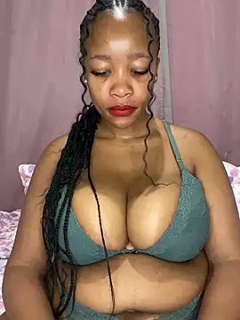 Snapshot of CurvyGod01 chatting on October 23, 2025, 4:39 pm CurvyGod01 online show from October 23, 2025, 4:39 pm