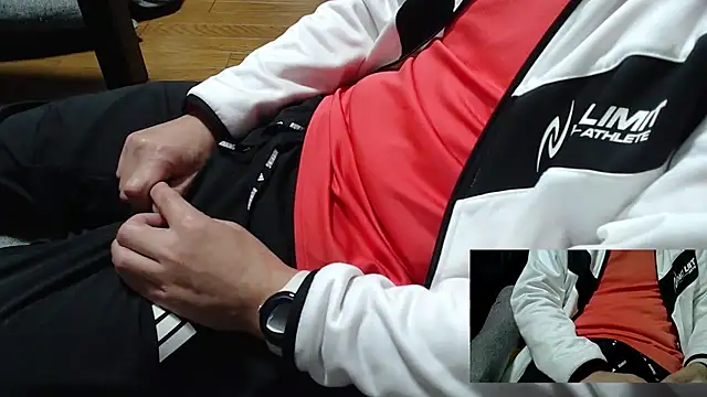 Snapshot of Yasu2000 chatting on December 4, 2025, 1:59 am Yasu2000 online show from December 4, 2025, 1:59 am