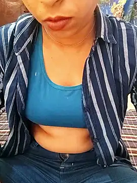 Snapshot of NAIRA5677 chatting on January 8, 2026, 10:06 am NAIRA5677 online show from January 8, 2026, 10:06 am