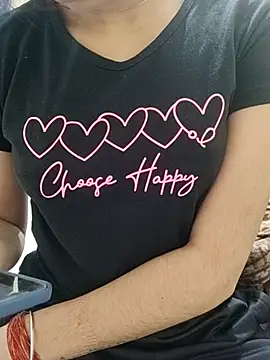 Snapshot of NAIRA5677 chatting on February 15, 2026, 7:32 pm NAIRA5677 online show from February 15, 2026, 7:32 pm