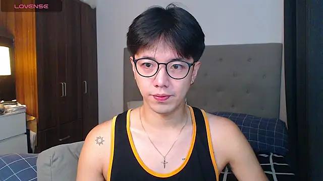 Snapshot of Addictiveboi chatting on September 24, 2025, 3:43 am Addictiveboi online show from September 24, 2025, 3:43 am